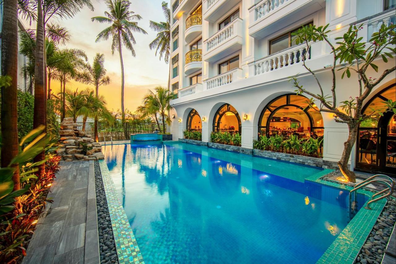 Grand Sunrise Palace Hoi An- A Luxury Indochine Hotel & Spa 外观 照片 The hotel's pool