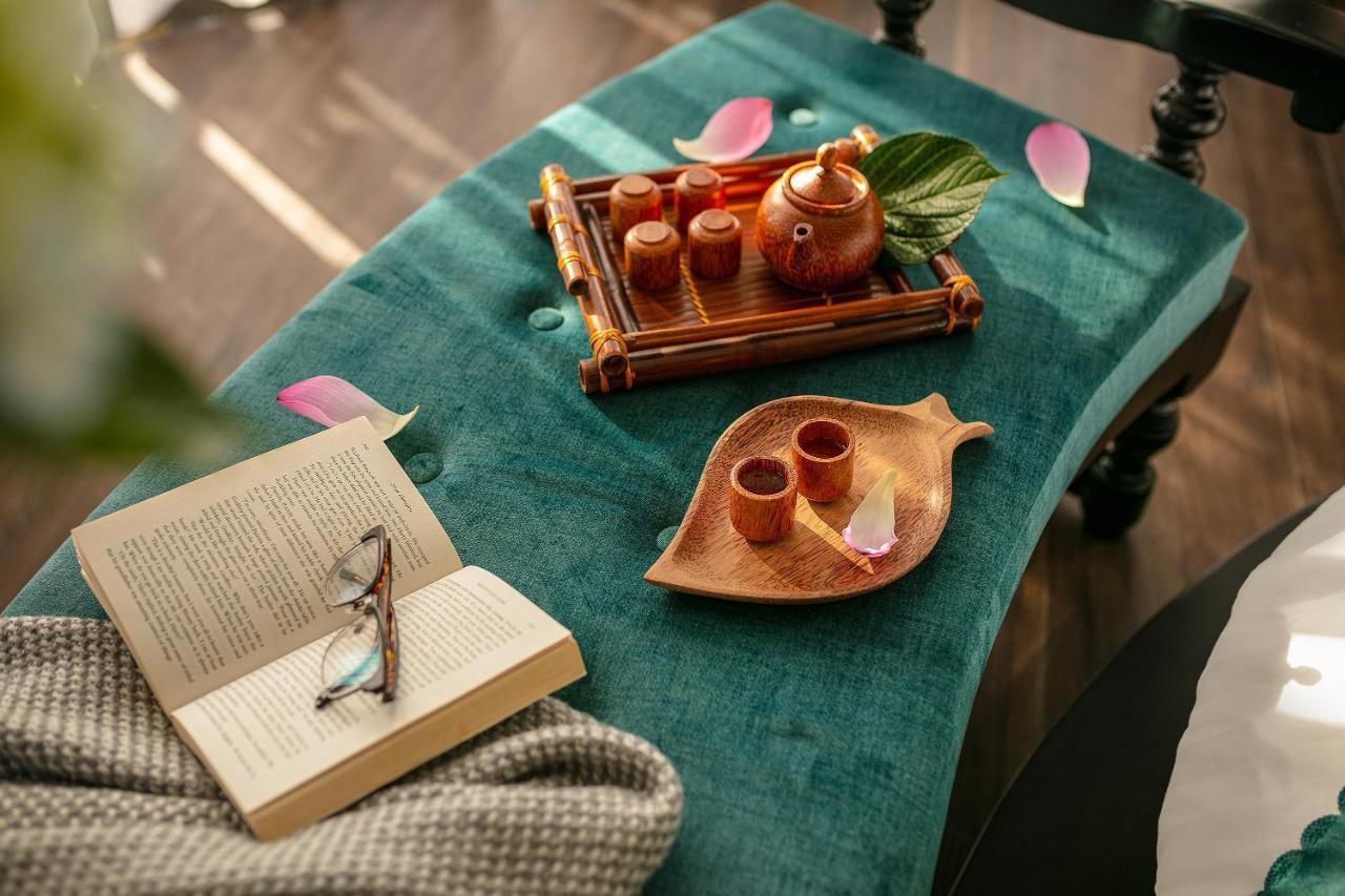 Grand Sunrise Palace Hoi An- A Luxury Indochine Hotel & Spa 外观 照片 A table runner
