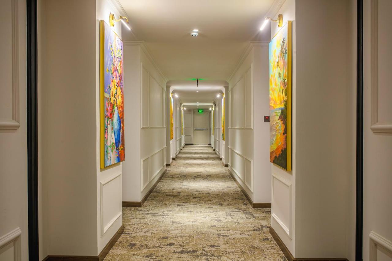 Grand Sunrise Palace Hoi An- A Luxury Indochine Hotel & Spa 外观 照片 A corridor at the hotel