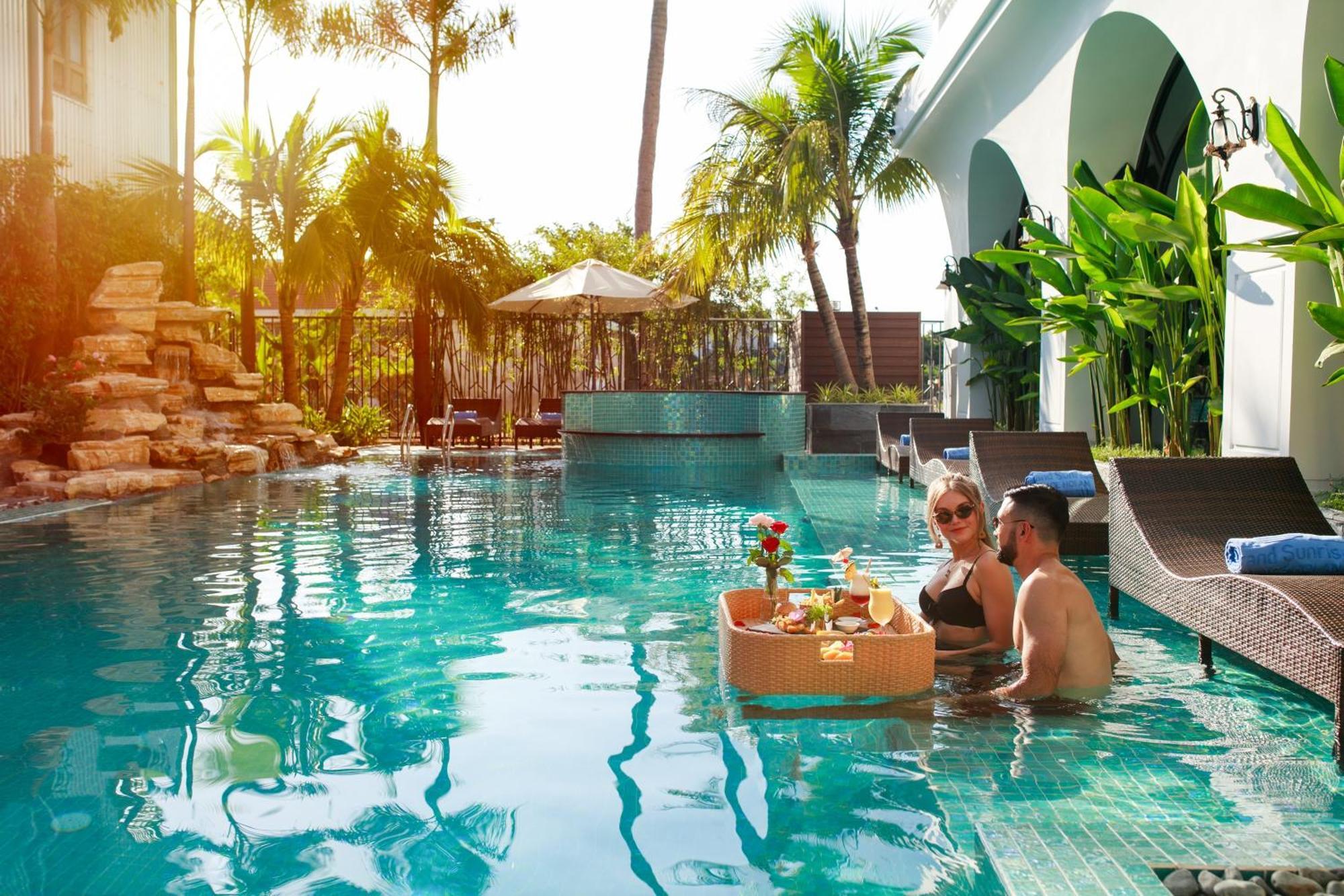 Grand Sunrise Palace Hoi An- A Luxury Indochine Hotel & Spa 外观 照片 The swimming pool at the hotel